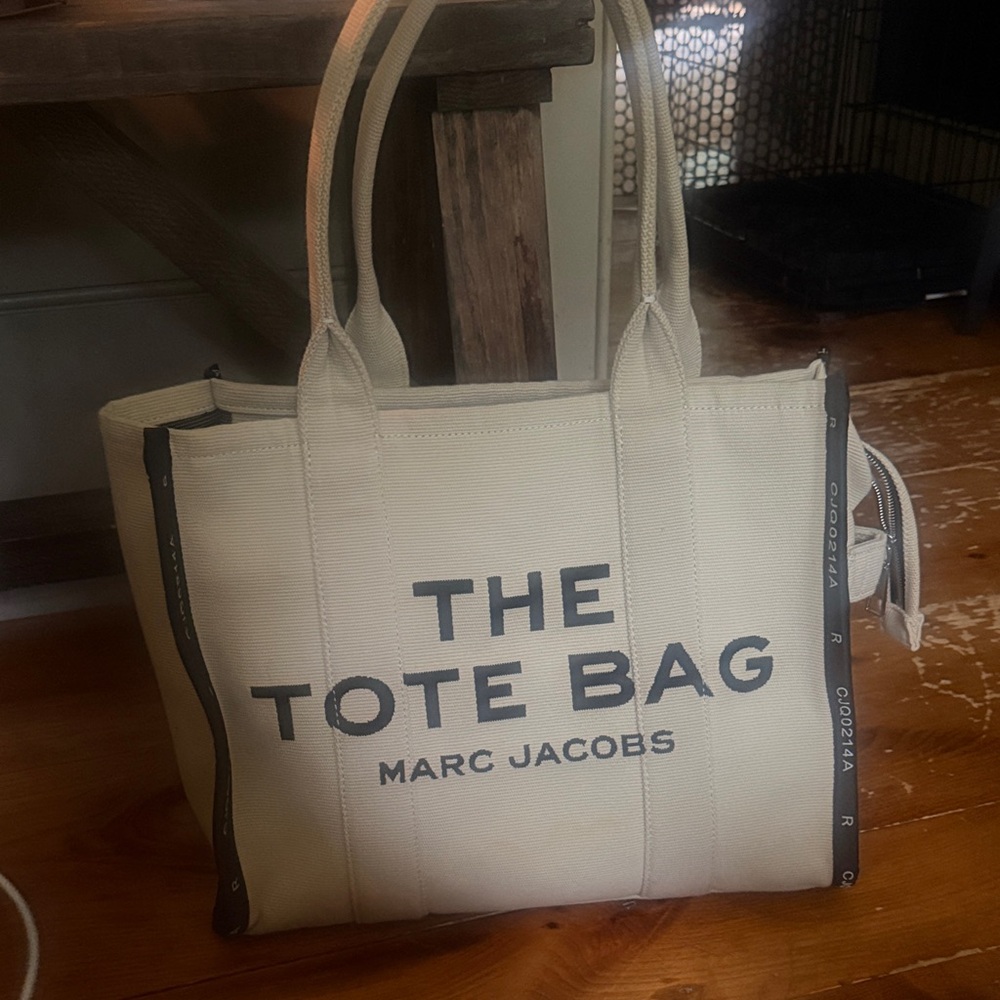 Marc Jacobs Cream Canvas Tote with Black Logo